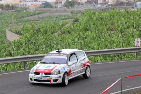 Coche de carreras en la Subida de Guía de Isora