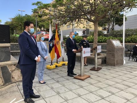 Las Palmas de Gran Canaria honra a los cuatro bomberos fallecidos en el incendio de La Naval hace 34 años   