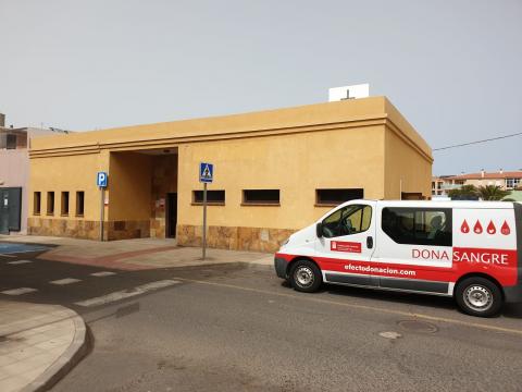 Unidad móvil ICHH en Corralejo. Fuerteventura Unidad móvil ICHH en Corralejo. Fuerteventura