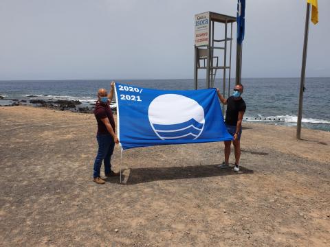 Bandera azul en las piscinas naturales y playa de La Jaquita. Tenerife