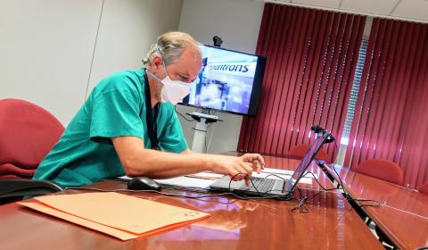 Óscar Díez, jefe de Microbiología del Hospital la Candelaria