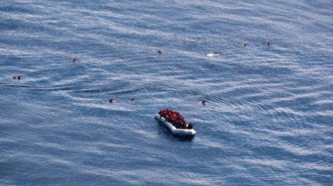 Inmigrantes fallecidos en alta mar
