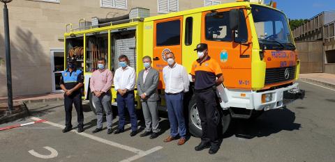 El Cabildo de Gran Canaria cede al Ayuntamiento de Santa Lucía un camión de extinción de incendios 