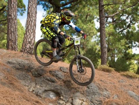 Ciclista en la Transvulcania Bike. La Palma