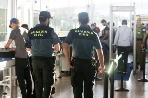 Guardia Civil en el aeropuerto de Gran Canaria