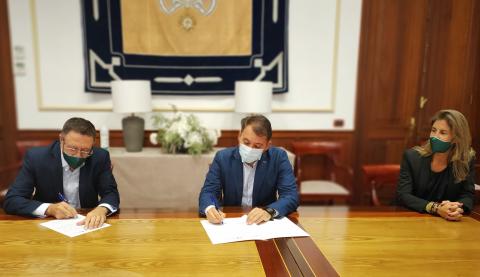 Firma del convenio entre Ayuntamiento de Santa Cruz de Tenerife y Fundación Cajasiete