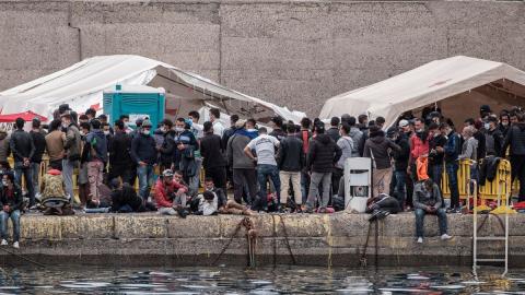 Inmigrantes en el muelle de Arguineguín, Mogán. Gran Canaria / CanariasNoticias.es