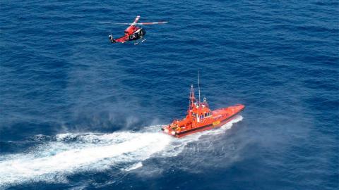 Barco y helicóptero de Salvamento Marítimo / CanariasNoticias.es
