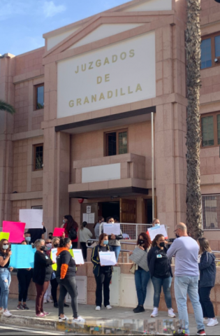 Protestas ante el juzgado/ canariasnoticias