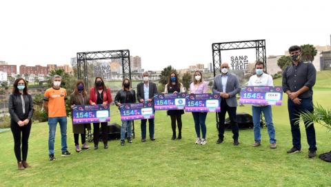 Entrega a ONGs de la San Silvestre de Las Palmas de Gran Canaria 