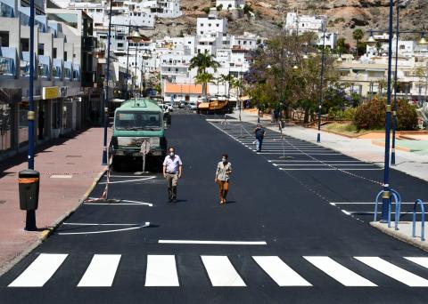 Onalia Bueno visita las obras de asfaltado de Mogán / CanariasNoticias.es