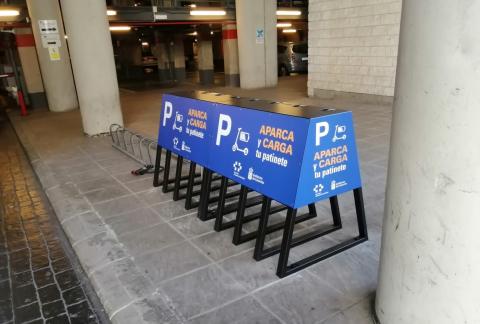 Puntos de parking y recarga eléctrica de patineta Hospital Negrín / CanariasNoticias.es