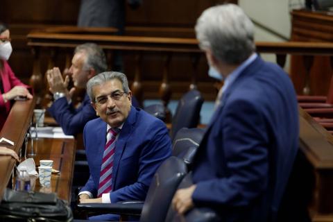 Román Rodríguez en el Parlamento de Canarias / CanariasNoticias.es