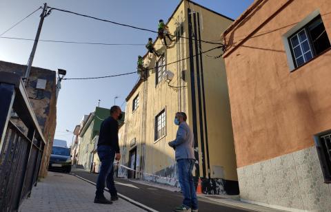 Trabajos de rehabilitación de la fachada de la Casa Amarilla de San José de San Juan de la Rambla (Tenerife) / CanariasNoticias.es