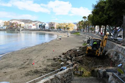 Obras de rehabilitación de la playa de Las Marañuelas en Mogán / CanariasNoticias.es