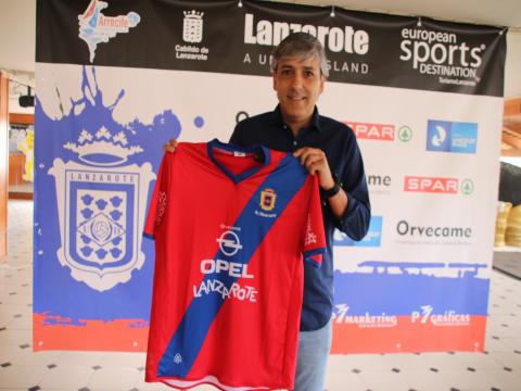 Presentación de Mateo García, nuevo entrenador de la UD Lanzarote / CanariasNoticias.es