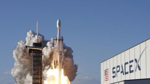 Un cohete Falcon Heavy de SpaceX