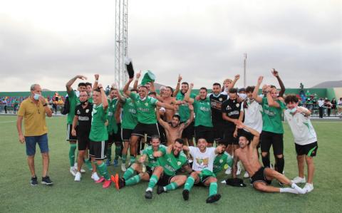 US Yaiza celebra su ascenso a Tercera División / CanariasNoticias.es