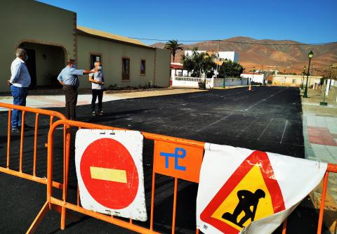 obras de Reasfaltado y Accesibilidad en la calle Deporte de Antigua / CanariasNoticias.es
