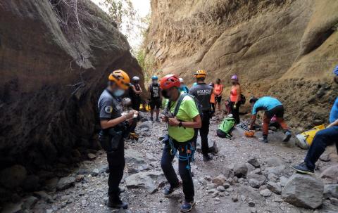 Actuación de los agentes del CGPC en el barranco de Badajoz en Güímar (Tenerife) / CanariasNoticias.es Actuación de los agentes del CGPC en el barranco de Badajoz en Güímar (Tenerife) / CanariasNoticias.es