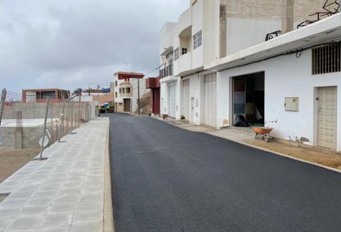 Obras de asfaltado de la calle Gil Alonso en Becerril (Gáldar) / CanariasNoticias.es Obras de asfaltado de la calle Gil Alonso en Becerril (Gáldar) / CanariasNoticias.es