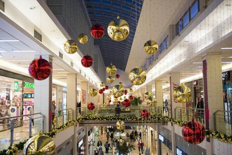 / DarkoStojanovic (Pixabay) Centro Comercial en Navidad