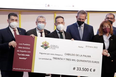Entrega de la donación de la Asociación Los Pueblos Más Bonitos de España a La Palma / CanariasNoticias.es
