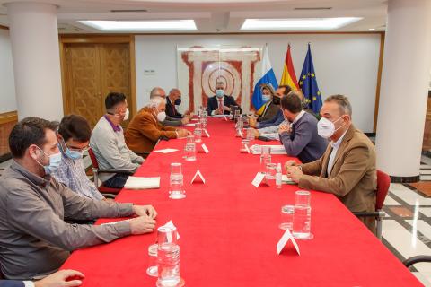 Reunión con los productores hortofrutícolas de Canarias / CanariasNoticias.es