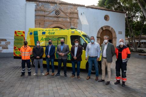 El  Cabildo de Fuerteventura entrega una ambulancia al Ayuntamiento de Pájara/ canariasnoticias.es