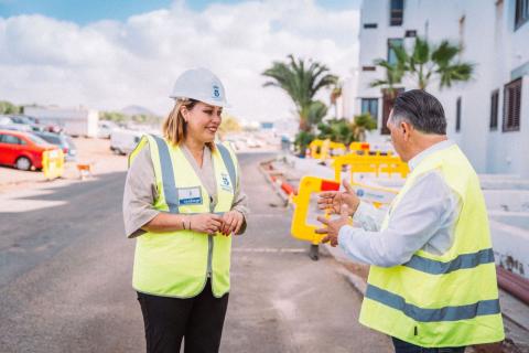 La alcaldesa de Arrecife, Astrid Pérez, y el concejal de Obras Públicas, Roberto Herbón/ canariasnoticias.es