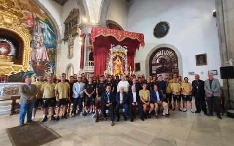 Ofrenda floral del CD Tenerife a la Virgen de Candelaria / CanariasNoticias.es