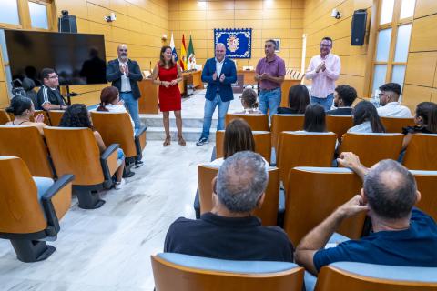 Trece jóvenes adquieren su primera experiencia profesional gracias al Cabildo de Fuerteventura / CanariasNoticias.es Trece jóvenes adquieren su primera experiencia profesional gracias al Cabildo de Fuerteventura / CanariasNoticias.es