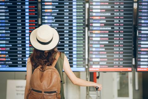 Pasajeros en un aeropuerto