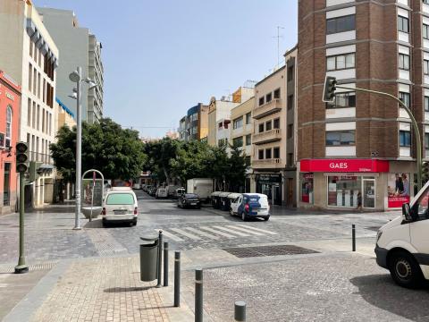 Semáforos que no funcionan en la calle San Bernardo / CanariasNoticias.es