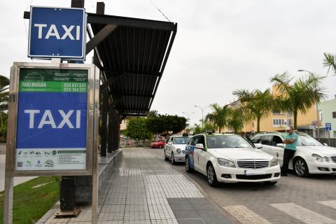 Parada de taxis en Arguineguín en Mogán (Gran Canaria) / CanariasNoticias.es 