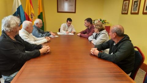 Reunión con la Asociación Salsipuedes / CanariasNoticias.es Reunión con la Asociación Salsipuedes / CanariasNoticias.es