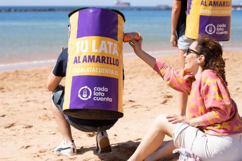"Cada lata cuenta" en playas de Santa Cruz / CanariasNoticias.es