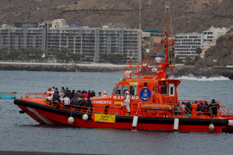 Salvamento Marítimo rescata una patera Salvamento Marítimo rescata una patera