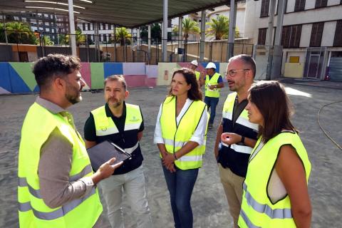 Placas fotovoltaicas en centros educativos / CanariasNoticias.es 