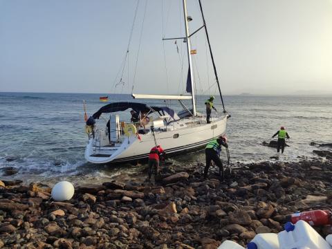 Velero varado / CanariasNoticias.es 