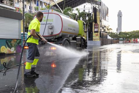 Limpieza carnaval Santa Cruz / CanariasNoticias.es 