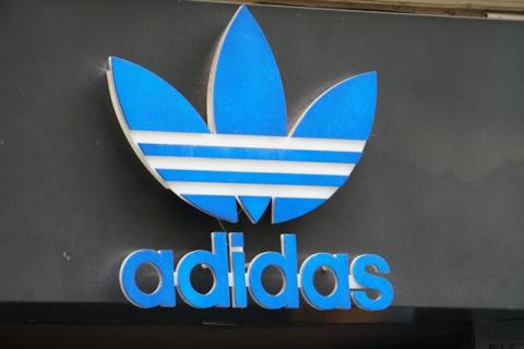 Logo Adidas