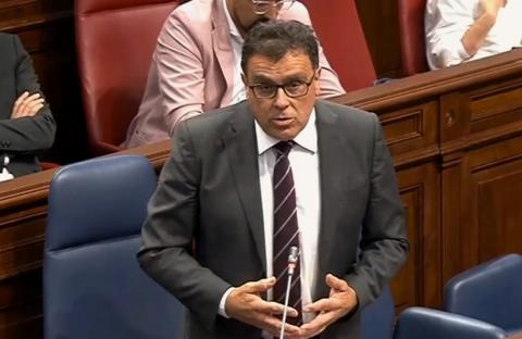Manuel Miranda en el Parlamento de Canarias