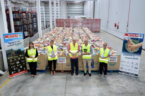 Spar Gran Canaria entrega mercancía solidaria al Banco de Alimentos 