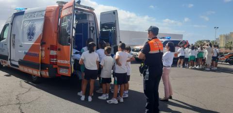 Alumnos del Santa Catalina de Siena con Protección Civil