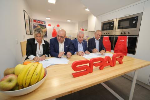 Renovación acuerdo entre Spar Gran Canaria y Pequeño Valiente 