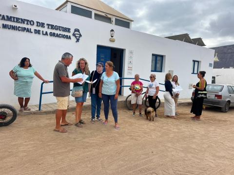 Presentación del escrito de recogida de firmas 