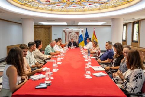 Reunión sobre la situación migratoria en Canarias 