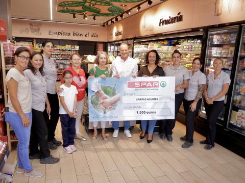 Spar Gran Canaria entrega cheque a Cáritas 