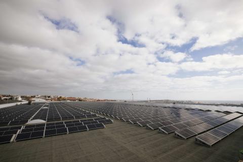 Instalación fotovoltaica de HiperDino